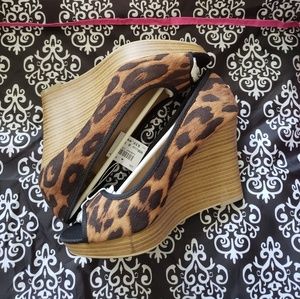 Wedge Sandal NIB peep toe